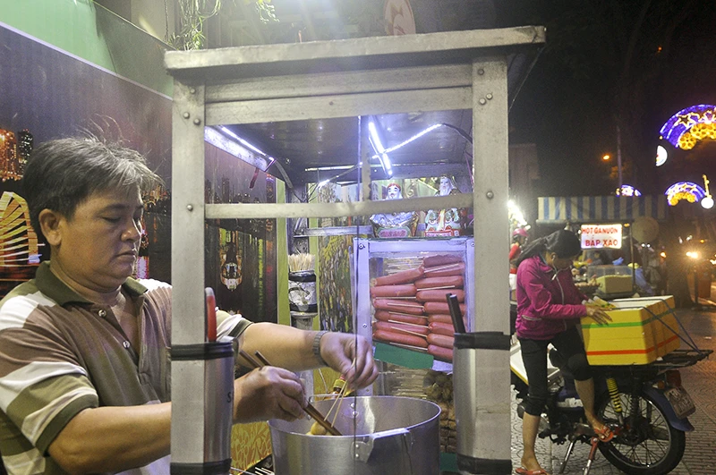 Mưu sinh đêm giao thừa ảnh 11